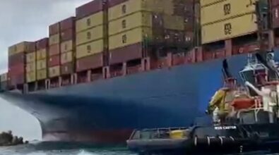 Porto di Gioia Tauro, nave incagliata all’altezza del molo sud – VIDEO