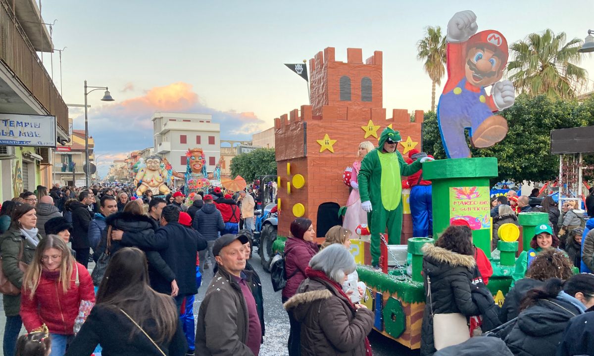 Ardore, il Carnevale della Locride è un trionfo di colori e divertimento