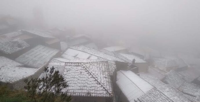 Maltempo nel Reggino, neve e disagi a Roccaforte del Greco e Bova – FOTO