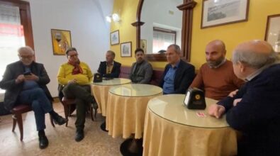 Elezioni comunali a Locri, l’endorsement di De Magistris per Capogreco: «No ad alleanze tossiche e inquinanti»