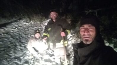 Neve e maltempo, vigili del fuoco di Monasterace salvano operai bloccati nelle Serre – VIDEO