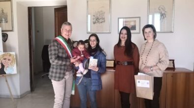 Taurianova, al via il progetto “Nati per la cultura”: consegnati i primi “passaporti culturali” ai nuovi nati