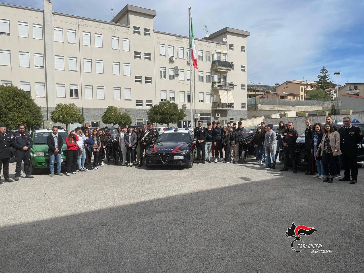 Roccella Jonica, la Compagnia Carabinieri incontra le scuole