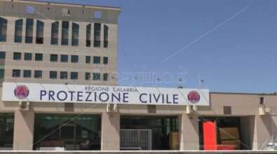 Migranti a Reggio, protezione civile: «Nessuna raccolta di indumenti autorizzata»