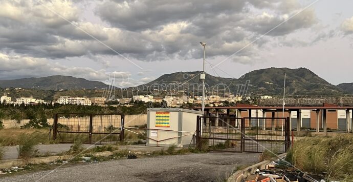 Reggio, commercianti di Mortara: «Quando sarà completato il mercato?» – FOTO e VIDEO