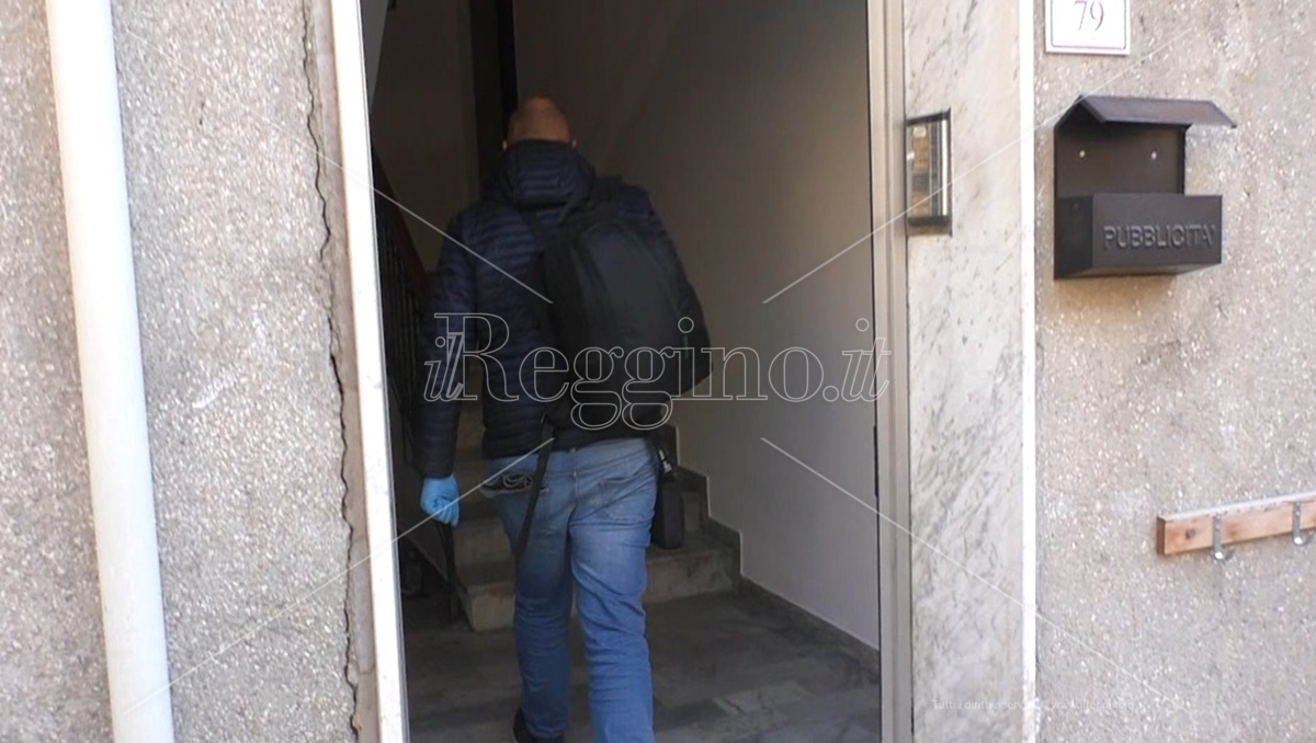 Omicidio a Reggio Calabria, soffocato in casa gestore di autolavaggio – FOTOGALLERY – VIDEO
