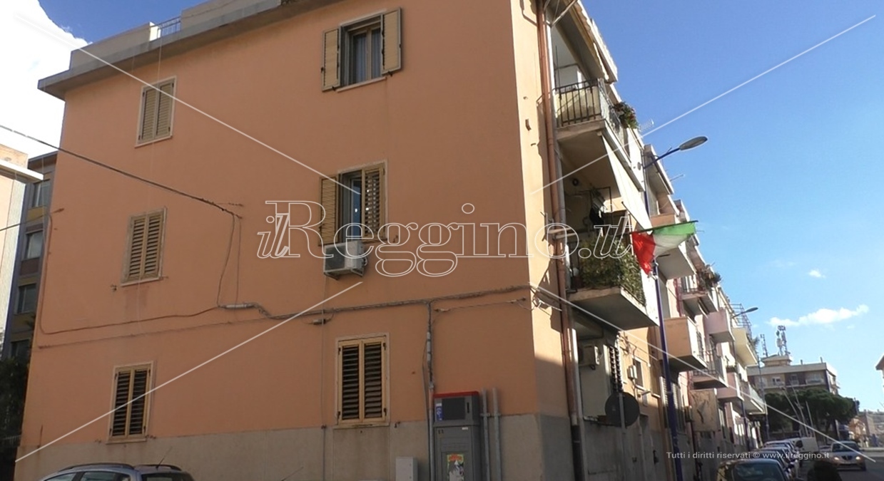Omicidio a Reggio Calabria, soffocato in casa gestore di autolavaggio – FOTOGALLERY – VIDEO