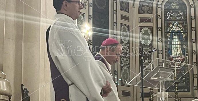 Reggio, vescovo Morrone: «In questo dolore infinito, scegliamo la vita e la speranza» – FOTO