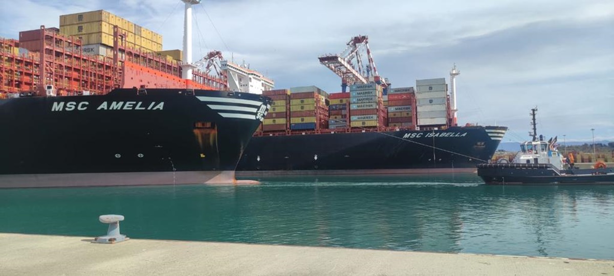 Porto Gioia Tauro, sorpasso record di due super portacontainer