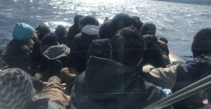 Verso Messina i 500 migranti soccorsi tra Bianco e Bovalino
