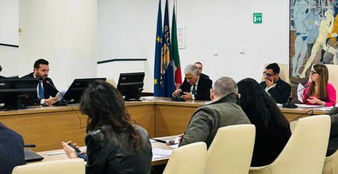 Comunità energetiche in Calabria, approvata in commissione la proposta presentata da Cirillo
