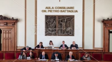 Comune di Reggio, la mozione sull’autonomia differenziata spacca il consiglio