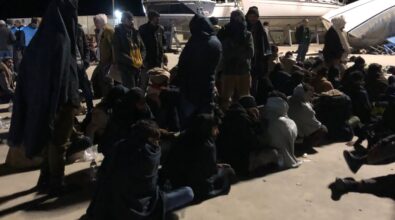 Migranti, nuovo sbarco a Roccella Jonica: soccorse nella notte 95 persone