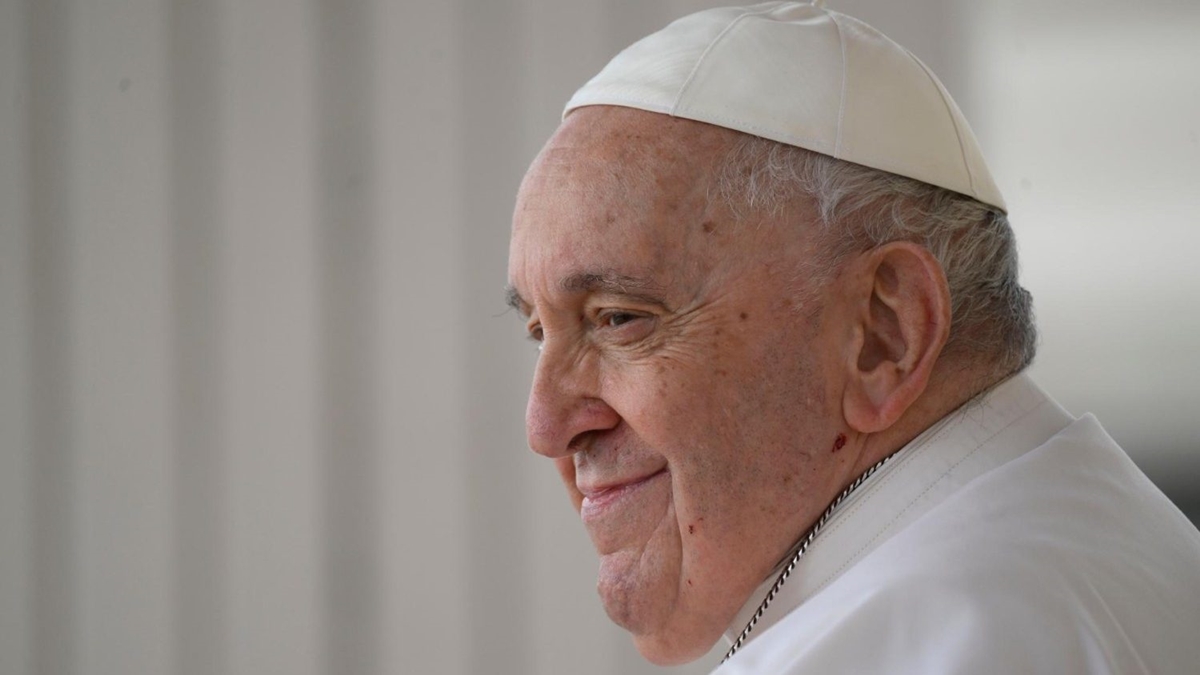 Papa Francesco ricoverato in ospedale, passerà la notte al “Gemelli”