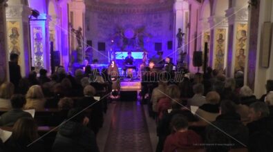 Reggio, il dolore e la speranza di Maria ai piedi della Croce nel Cantu da Passioni dei Mattanza – VIDEO
