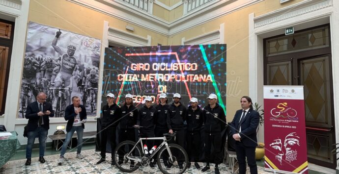 Reggio, al Giro ciclistico il campione olimpico Elia Viviani: «Torno su queste strade per vincere di nuovo» – FOTO e VIDEO