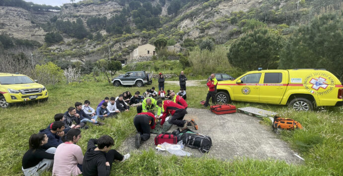 Reggio, il soccorso alpino fa prevenzione del rischio in montagna con gli alunni della scuola Nosside Pythagoras
