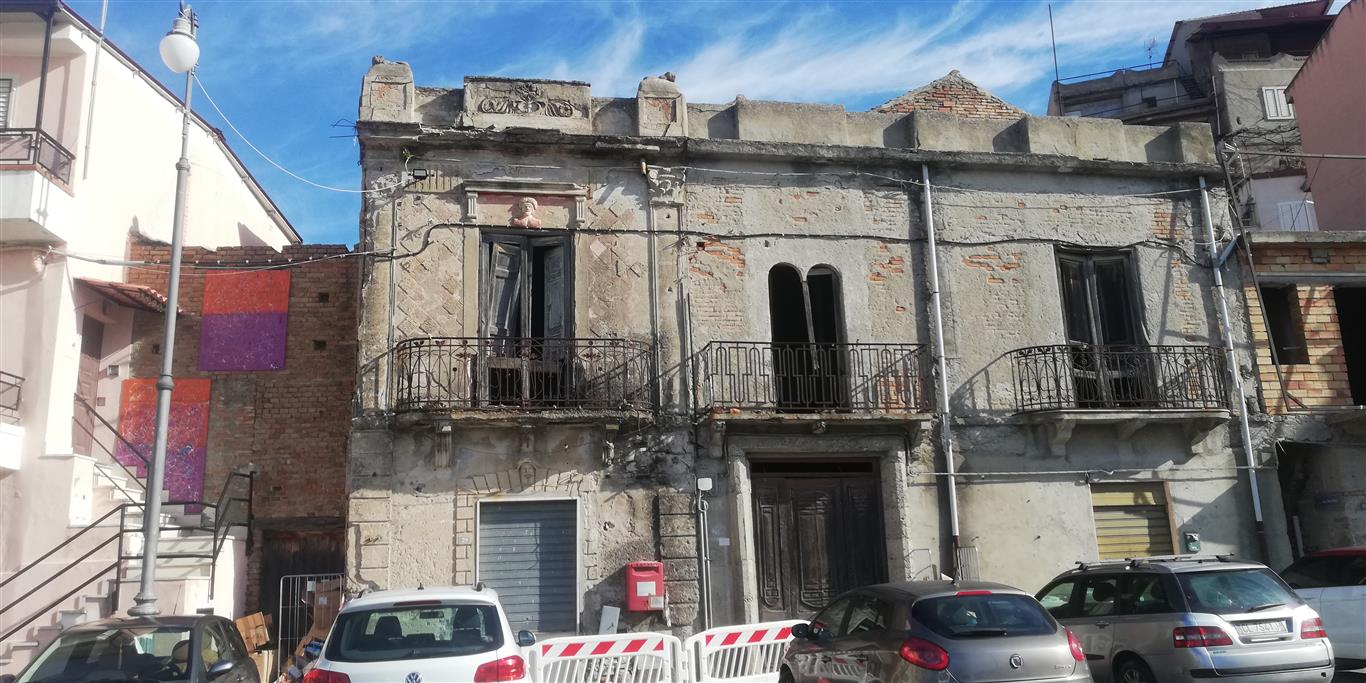 Motta San Giovanni, l’Ancadic denuncia lo stato di degrado e abbandono del “Palazzo Malara”
