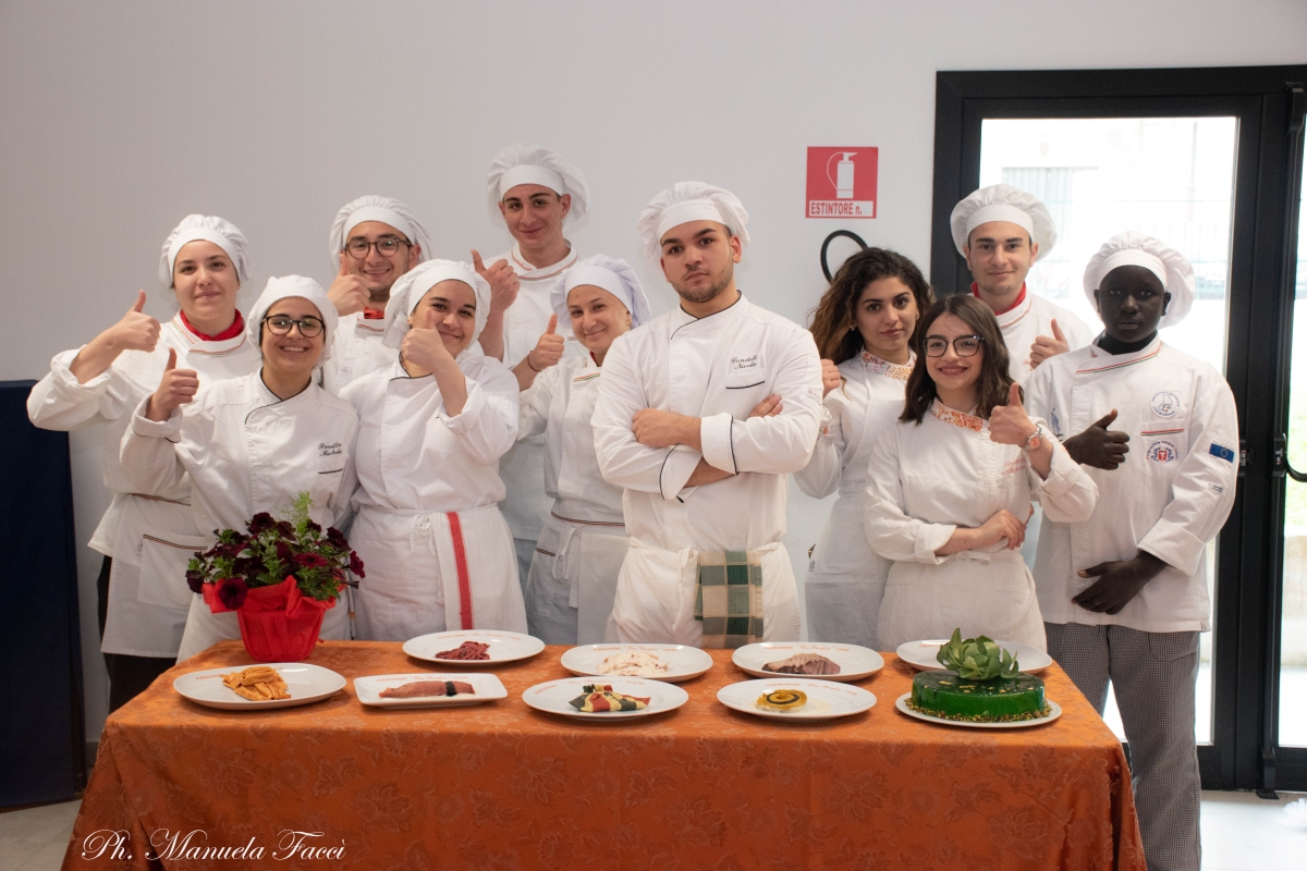 Villa San Giovanni, chef e stilisti per il made in Italy con l’evento “Moda in cucina”