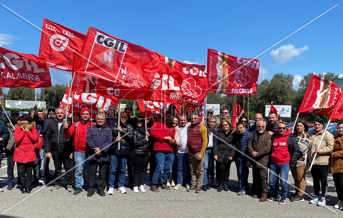 Rizziconi, sindacalista licenziata: la protesta della Filcams Cgil