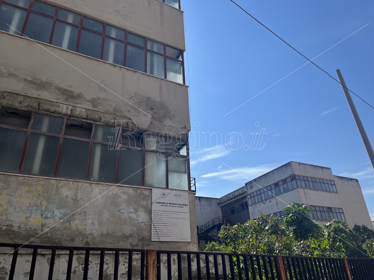Reggio, recupero scuola Foscolo: costituito l’ufficio Direzione Lavori – FOTO