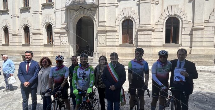 A Reggio termina la pedalata di Giuseppe Iacovelli: «Il trapianto è vita e io ne sono la testimonianza»
