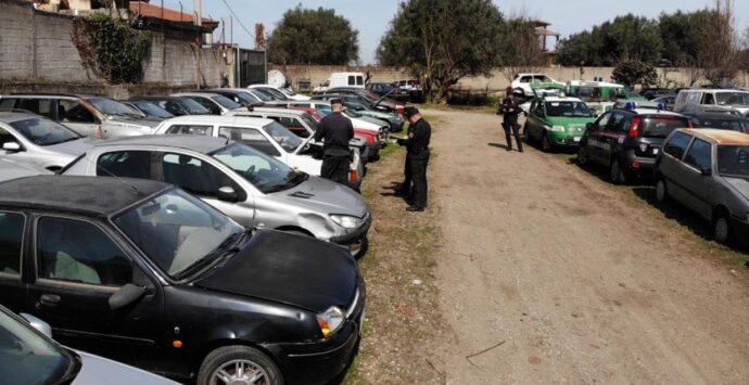 Parco d’Aspromonte, 326 veicoli fuori uso abbandonati: tre persone denunciate