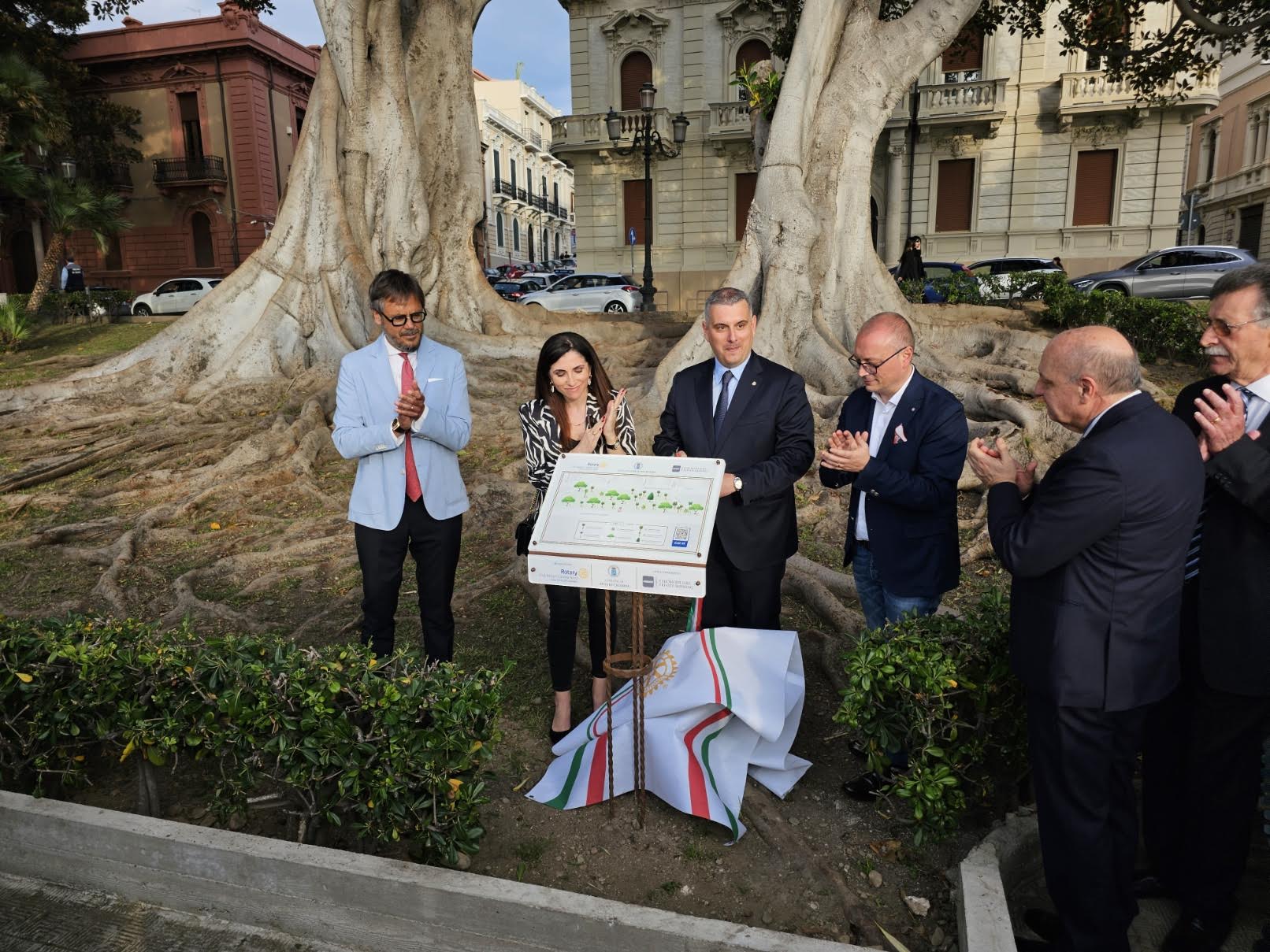 Reggio celebra la bellezza del patrimonio arboreo del Lungomare Italo Falcomatà