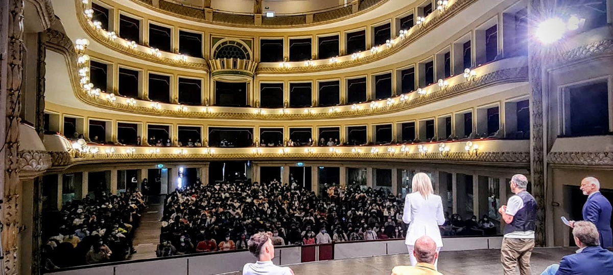 Reggio, venti Istituti scolastici aderiscono alla nuova edizione del Premio artistico letterario “Apollo School”