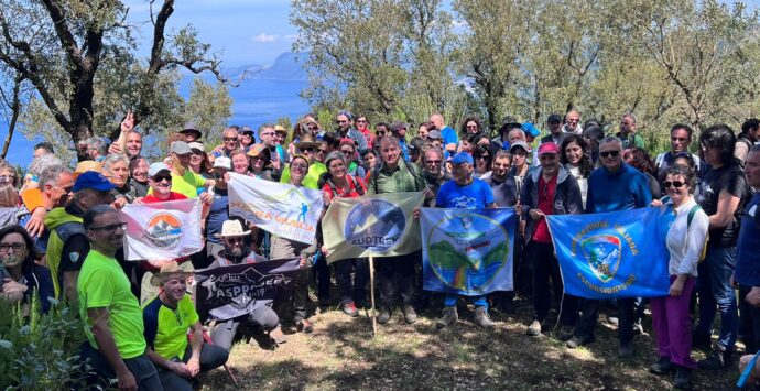 Scilla, 200 escursionisti alla scoperta del sentiero dell’Aquila – FOTOGALLERY