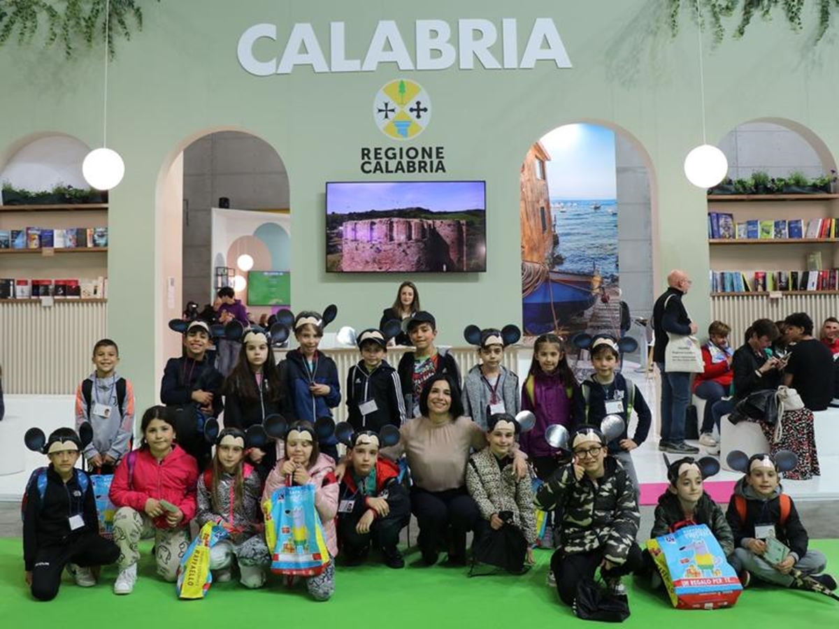 Salone del libro, lo stand della Regione Calabria è tra i più vivaci