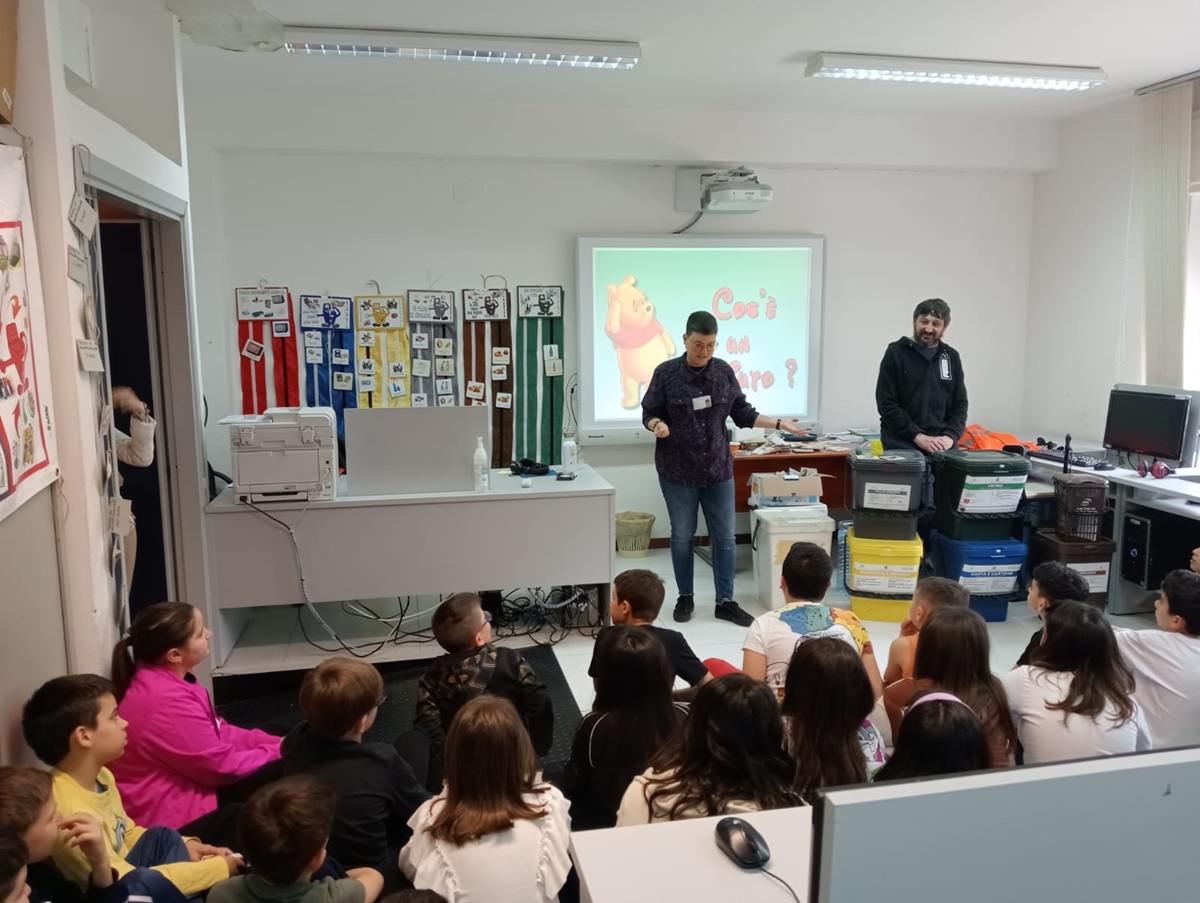 Reggio, a scuola di differenziata: campagna di sensibilizzazione all’IC Moscato di Gallina