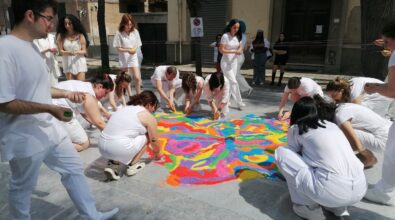 Reggio, per l’Open Day all’Accademia di Belle Arti realizzata la performance artistica del mandala