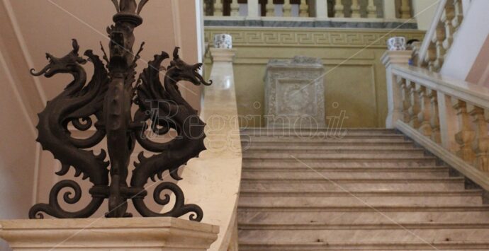 A Reggio la passeggiata Liberty tra palazzi, botteghe e Tritoni, le istituzioni: «Orgogliosi di voi cittadini» – FOTO