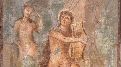 Reggio, l’affresco pompeiano con Apollo e Dafne in mostra al Museo Archeologico Nazionale