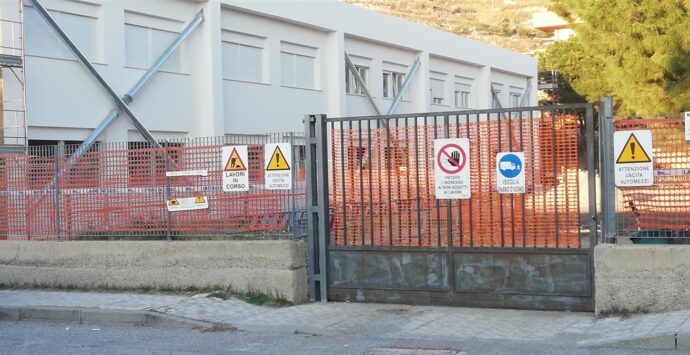Scuole di Lazzaro, Crea: «Nessuna notizia delle scuole di Serro Valanidi e Cuzzupoli»