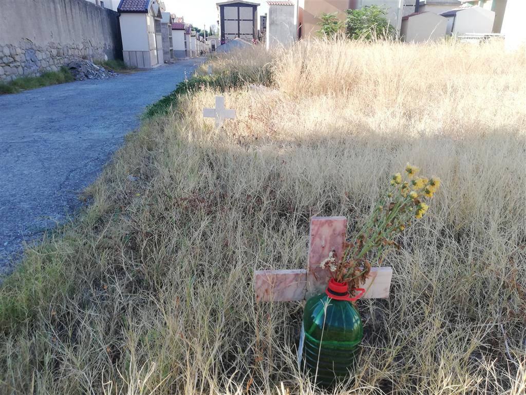 Melito, Ancadic: «Il cimitero comunale versa in stato di abbandono e degrado»