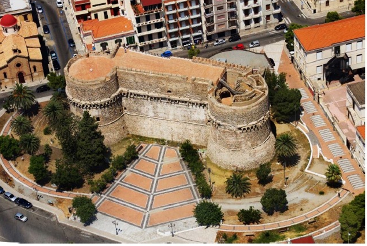 Castello Aragonese a Reggio, 200mila euro per il progetto per la riqualificazione