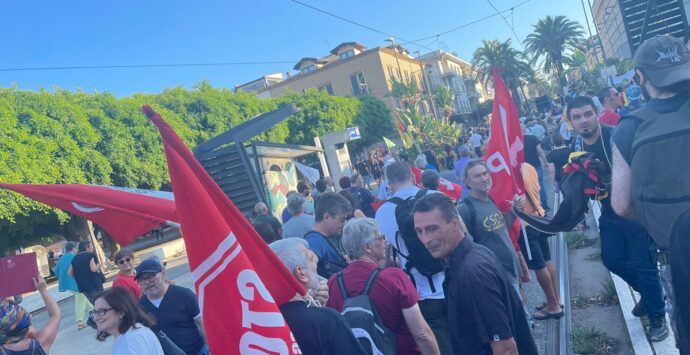 Messina, il corteo No Ponte pronto a sfilare sul viale San Martino – FOTO e VIDEO