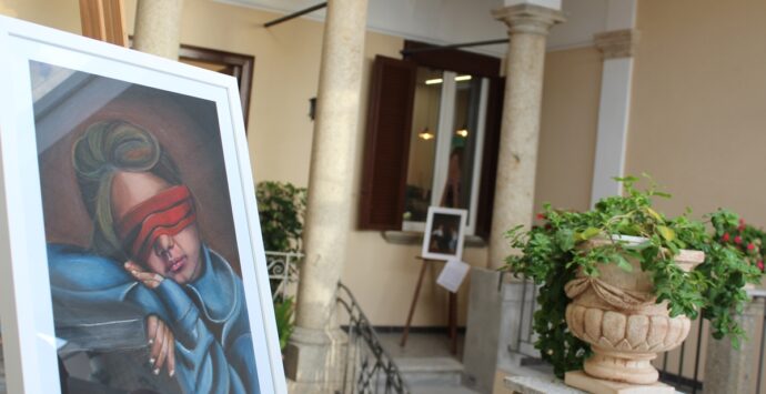 Polistena, lo sguardo pittorico di Valentina Iannello a Palazzo Grillo