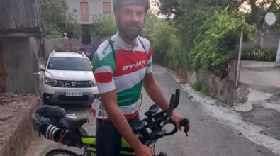 In bici da Lione a Molochio, Christophe Aucan è ripartito questa mattina