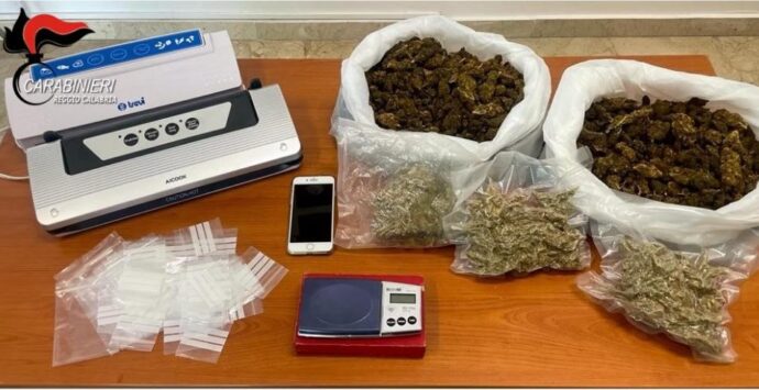 Reggio, beccato con un chilo e mezzo di marijuana: arrestato un 31enne