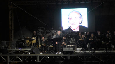 A Reggio lo spettacolo per Giacomo Battaglia, la sorella Angela: «Lo abbiamo ricordato attraverso ciò che amava fare, regalare sorrisi» – VIDEO