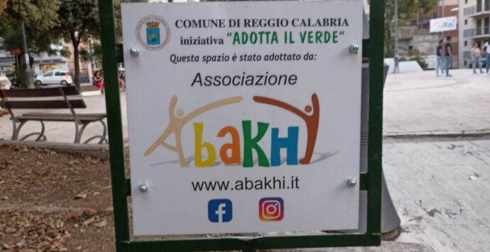 Reggio, l’Associazione Abakhi adotta piazza Salazar