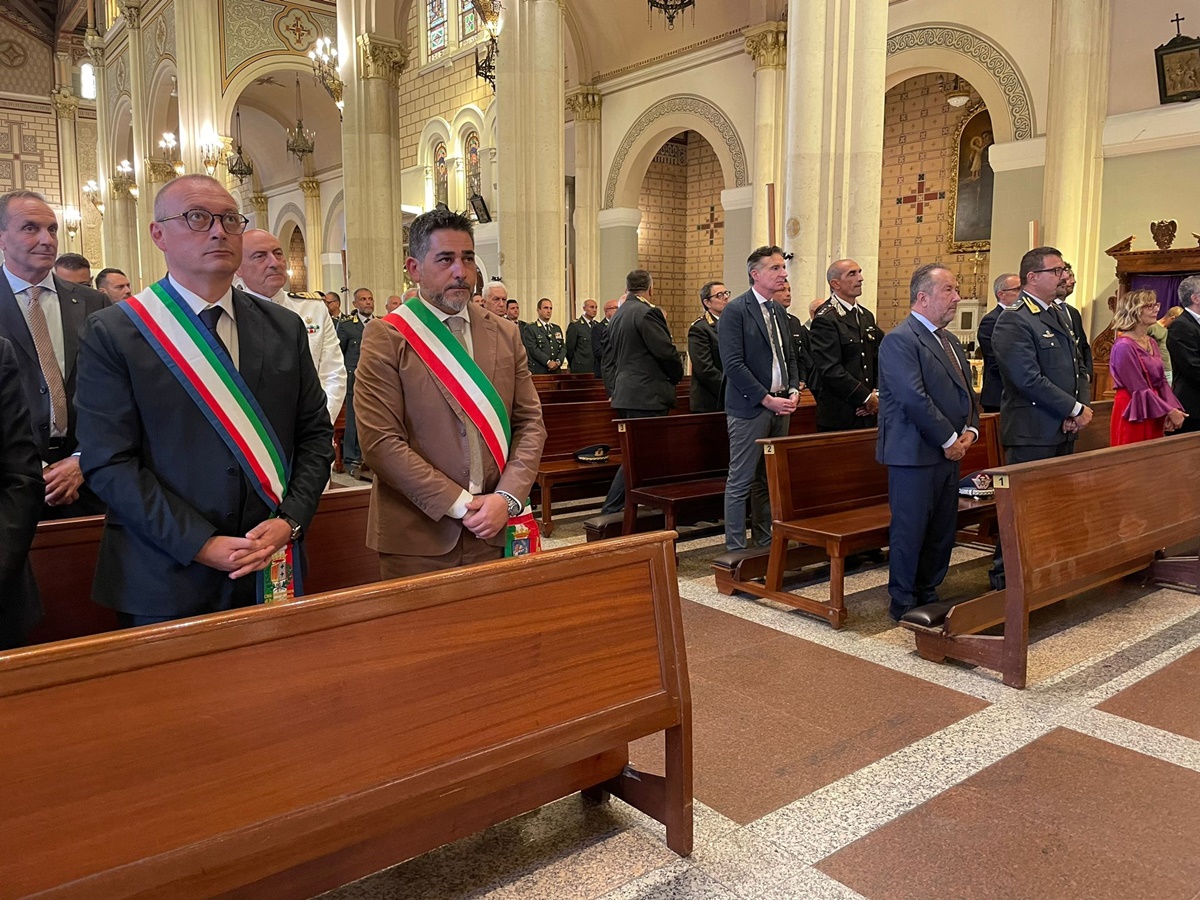 Reggio, la Guardia di finanza celebra il santo patrono San Matteo. Versace e Brunetti: «Onore a chi si spende per la legalità»