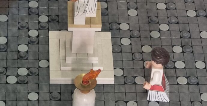 Dai fori imperiali alle atmosfere spaziali, i mattoncini Lego ricostruiscono la realtà: già 3mila ingressi in Pinacoteca – VIDEO E FOTO