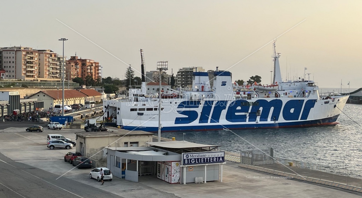 Reggio, al porto sbarcano oltre 600 migranti trasferiti da Porto Empedocle
