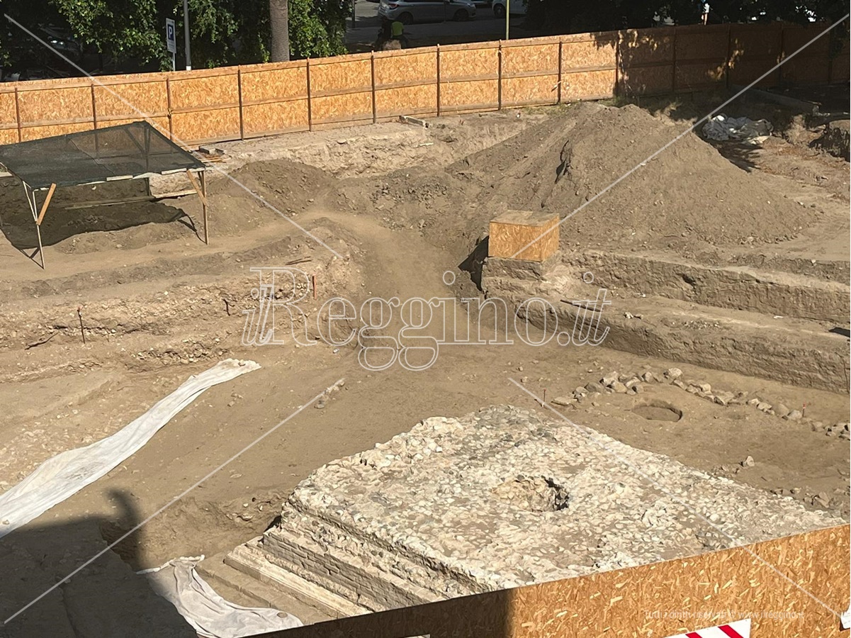Piazza Garibaldi a Reggio, gli scavi si aprono ai visitatori: ecco quando