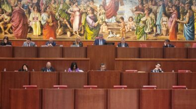 Porto di Gioia Tauro, il Consiglio si schiera all’unanimità in difesa dell’infrastruttura. Occhiuto: «C’è bisogno dell’aiuto di tutti»