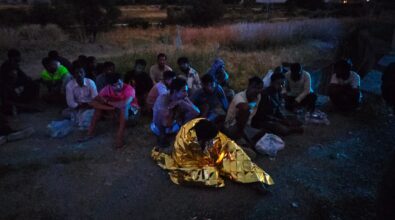 Locride, barca spiaggiata a Stignano: intercettati 34 migranti